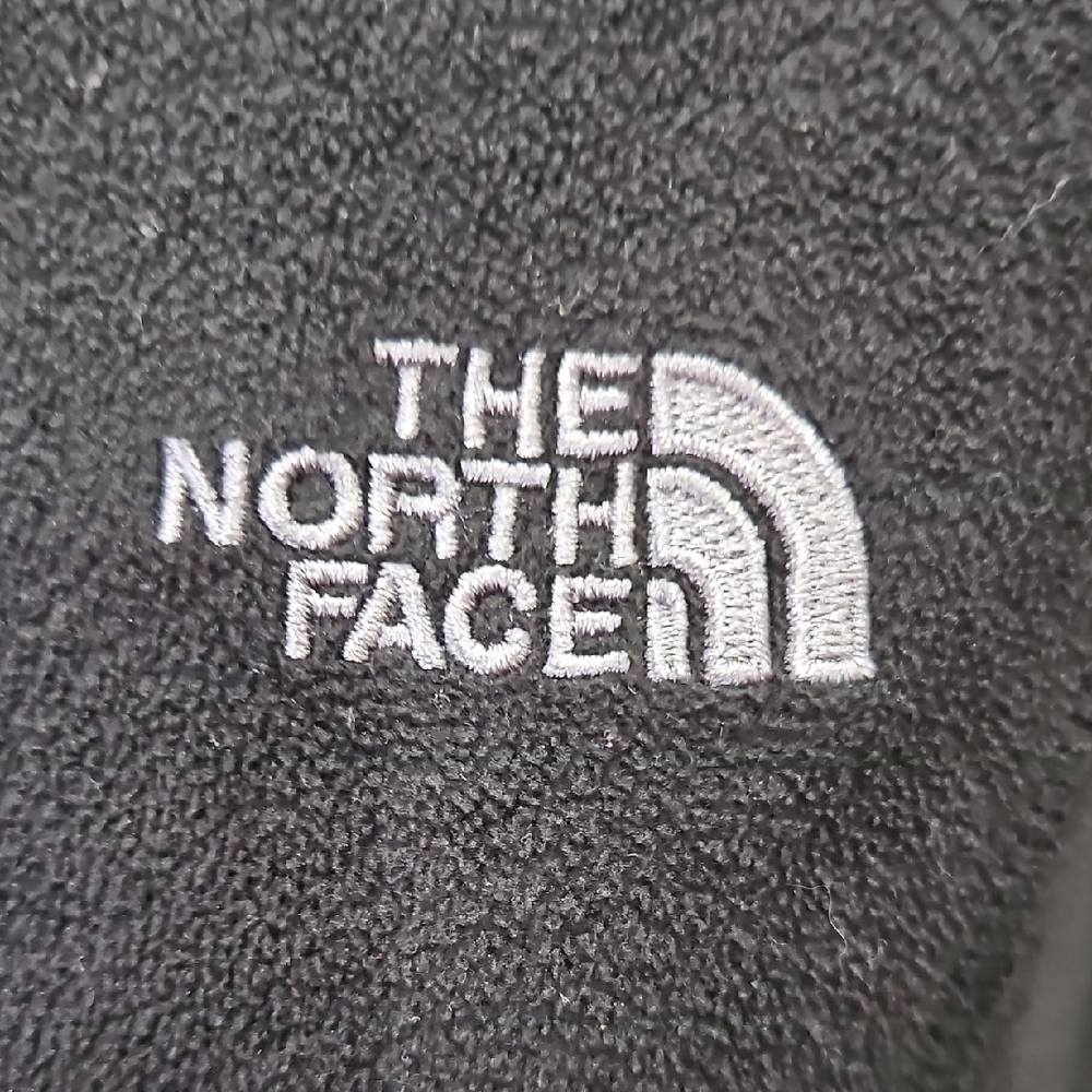 The North Face Women's Black Hooded Ski Jacket - Picture 2 of 9